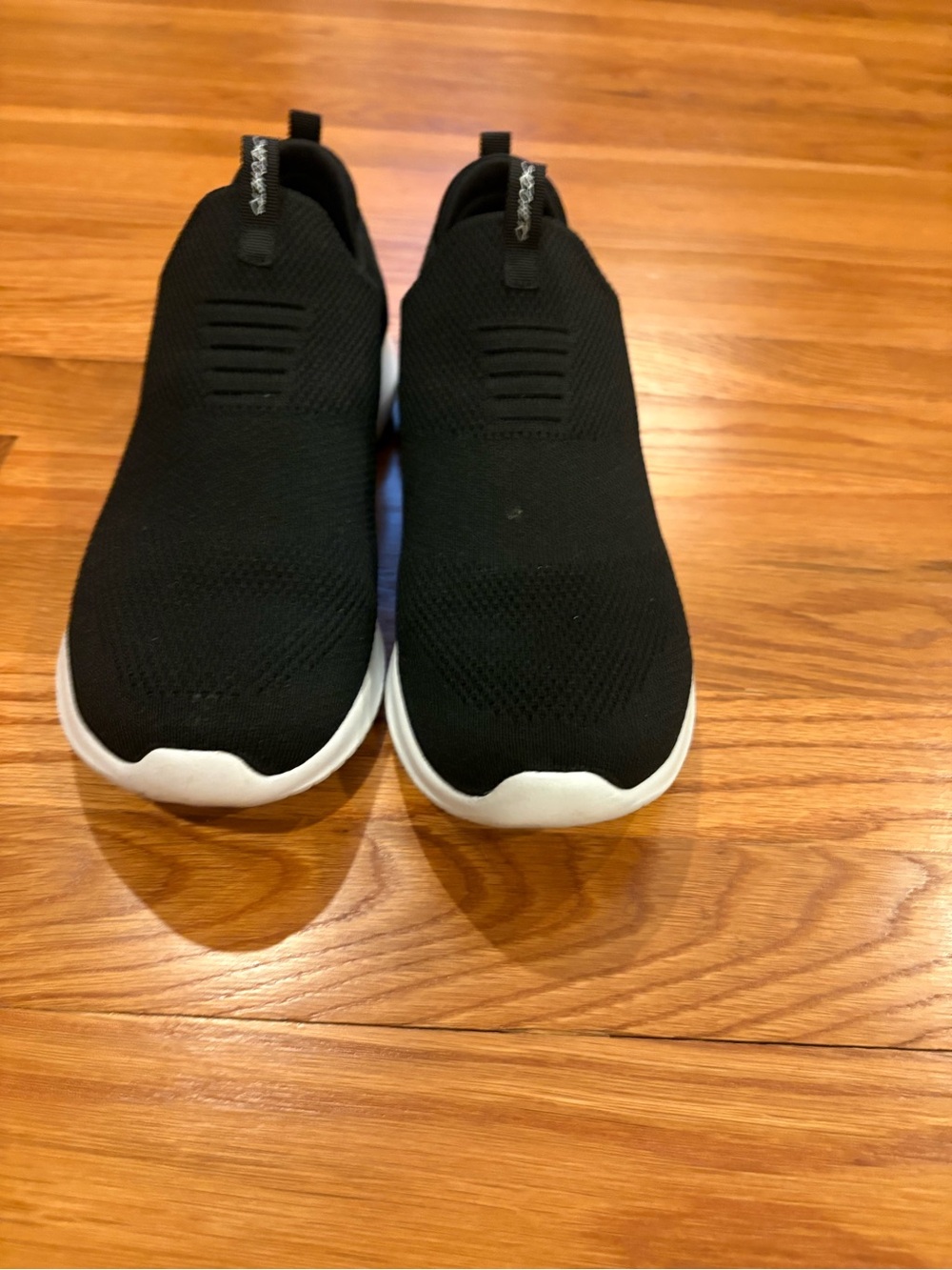 Women’s Slip-On Knit Sneakers - Black/White